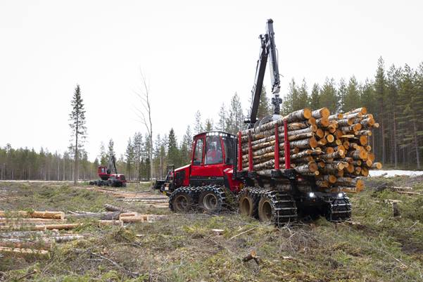 Komatsu 845 форвардер